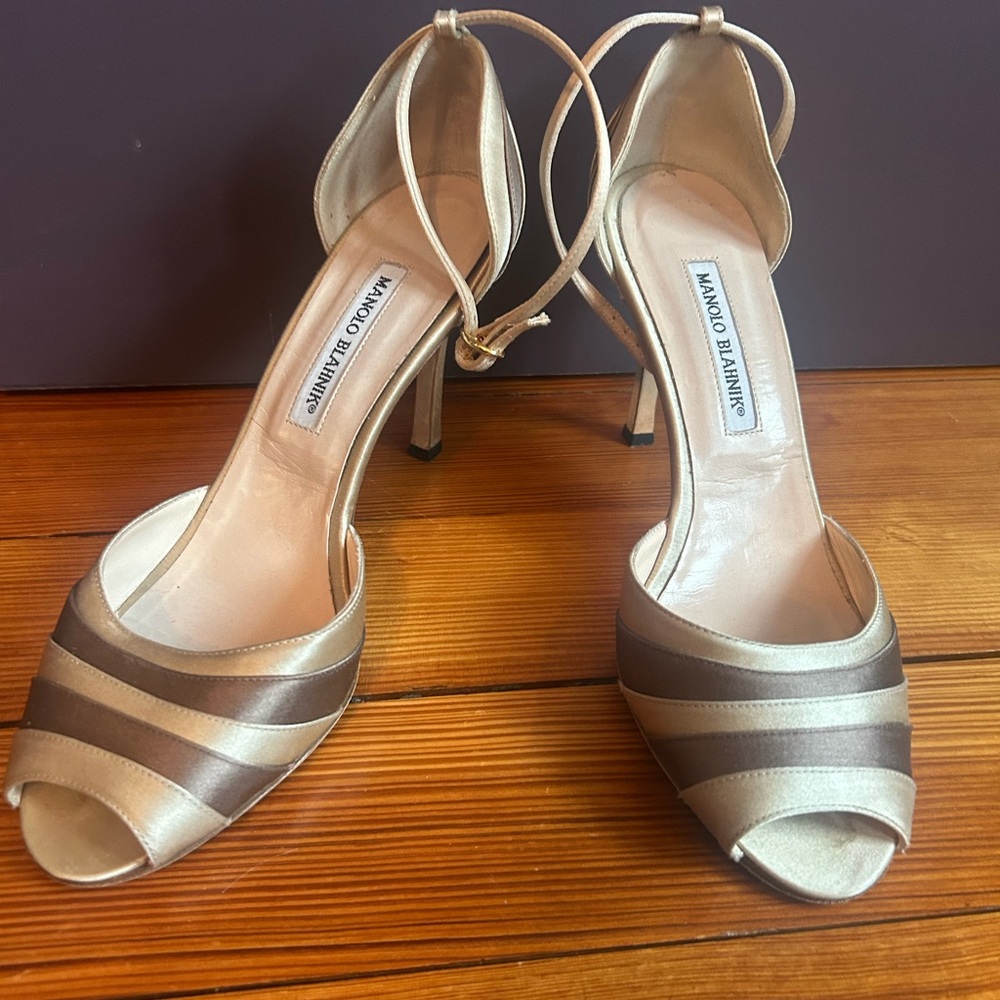 Manolo Blahnik Women's Gold and Brown Heels